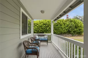 2484 Soundview Dr NE, Bainbridge Island, WA 98110 - Photo 32
