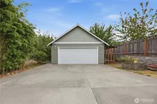 2484 Soundview Dr NE, Bainbridge Island, WA 98110 - Photo 16