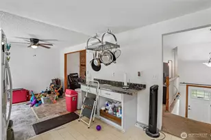 11122 27th Dr SE, Everett, WA 98208 - Photo 10