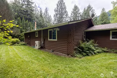 592 Sprague Valley Drive, Maple Falls, WA 98266 - Photo 18