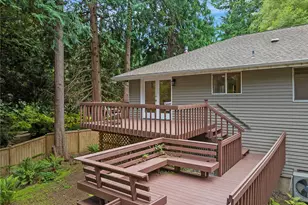 11220 NE Parkhill Pl, Bainbridge Island, WA 98110 - Photo 36