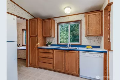 6898 Capricorn Lane NE #6, Bremerton, WA 98311 - Photo 14