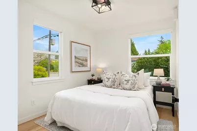 8913 8th Avenue NE, Seattle, WA 98115 - Photo 14