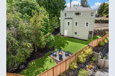 8715 Bowdoin Way, Edmonds, WA 98026 - Photo 32