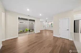 19110 Trilogy Pkwy E, Bonney Lake, WA 98391 - Photo 16