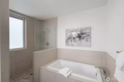 1208 W Emerson Street, Seattle, WA 98119 - Photo 16