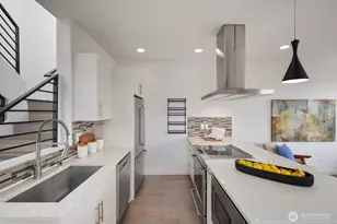 1208 W Emerson St, Seattle, WA 98119 - Photo 10