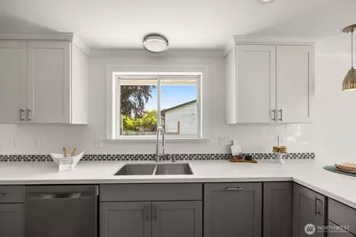 8132 208th Place SW, Edmonds, WA 98026 - Photo 14