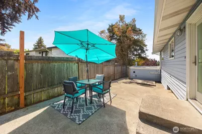 8132 208th Place SW, Edmonds, WA 98026 - Photo 16