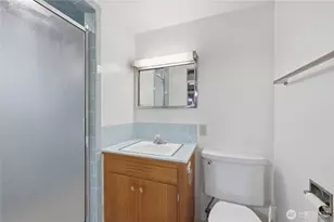 7025 43rd Ave NE, Seattle, WA 98115 - Photo 18