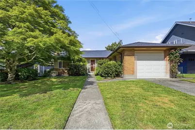 7025 43rd Avenue NE, Seattle, WA 98115 - Photo 1