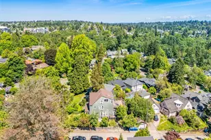 5604 17th Ave NE, Seattle, WA 98105 - Photo 2