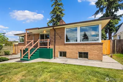 12742 Palatine Avenue N, Seattle, WA 98133 - Photo 2