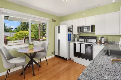 12742 Palatine Avenue N, Seattle, WA 98133 - Photo 8