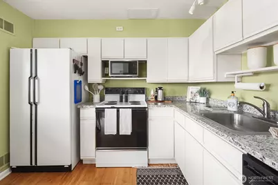 12742 Palatine Avenue N, Seattle, WA 98133 - Photo 10