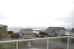 15 Diamond Dr, Pacific Beach, WA 98571 - Photo 1