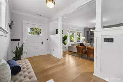 3033 27th Avenue W, Seattle, WA 98199 - Photo 2