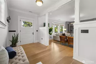 3033 27th Ave W, Seattle, WA 98199 - Photo 2