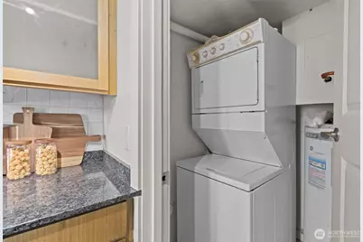 701 122nd Avenue NE #205, Bellevue, WA 98005 - Photo 16