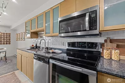 701 122nd Avenue NE #205, Bellevue, WA 98005 - Photo 14