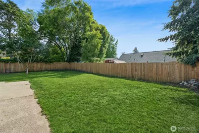 25733 19th Avenue S, Des Moines, WA 98198 - Photo 10