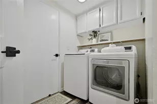 25733 SE 39th St, Sammamish, WA 98029 - Photo 24