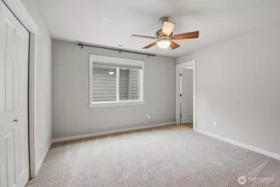 21384 NE 9th Place, Sammamish, WA 98074 - Photo 18
