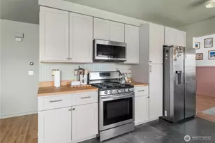 1560 SW 9th Ave, Oak Harbor, WA 98277 - Photo 16
