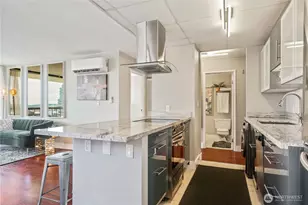 2201 3rd Ave, Seattle, WA 98121 - Photo 10