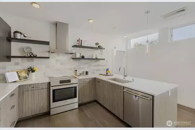 2573 13th Avenue W, Seattle, WA 98119 - Photo 8
