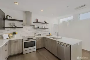 2573 13th Ave W, Seattle, WA 98119 - Photo 8