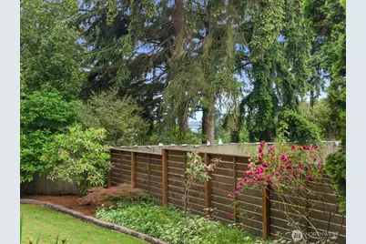 13154 91st Place NE, Kirkland, WA 98034 - Photo 2