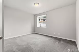 15249 NE Woodland Pl, Woodinville, WA 98072 - Photo 34