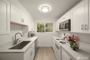 12211 SE 59th St, Bellevue, WA 98006 - Photo 8