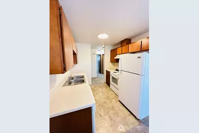 5631 Highway Place #10, Everett, WA 98203 - Photo 6