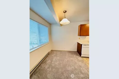 5631 Highway Place #10, Everett, WA 98203 - Photo 4