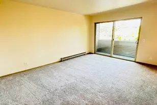 5631 Hwy Pl, Everett, WA 98203 - Photo 2
