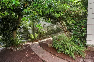9118 Linden Ave N, Seattle, WA 98103 - Photo 18