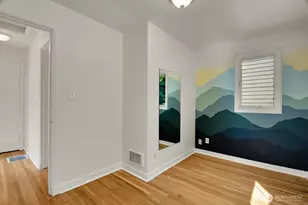 9118 Linden Ave N, Seattle, WA 98103 - Photo 8