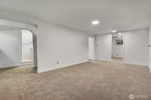 9118 Linden Ave N, Seattle, WA 98103 - Photo 24