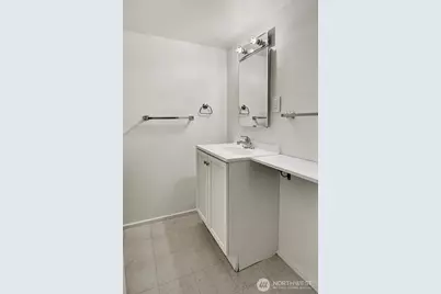 9118 Linden Avenue N, Seattle, WA 98103 - Photo 26