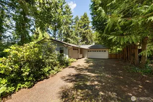 31 E Village View Dr, Allyn, WA 98524 - Photo 2
