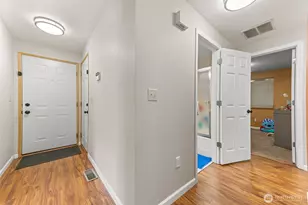 207 S 63rd St, Tacoma, WA 98408 - Photo 16