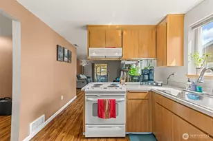 207 S 63rd St, Tacoma, WA 98408 - Photo 12