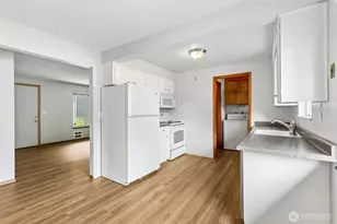 710 127th St S, Tacoma, WA 98444 - Photo 8