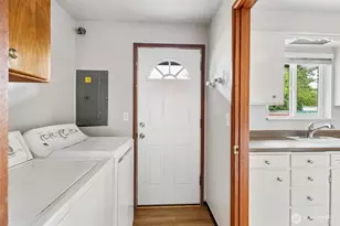 710 127th St S, Tacoma, WA 98444 - Photo 10