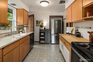3902 S Genesee St, Seattle, WA 98118 - Photo 14