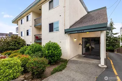 8747 Phinney Avenue N #7, Seattle, WA 98103 - Photo 2