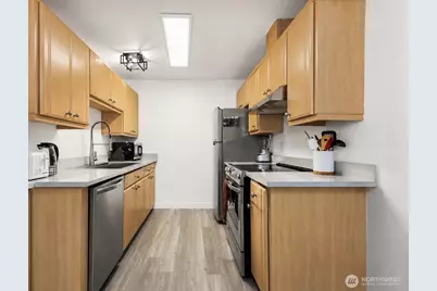 8747 Phinney Avenue N #7, Seattle, WA 98103 - Photo 6
