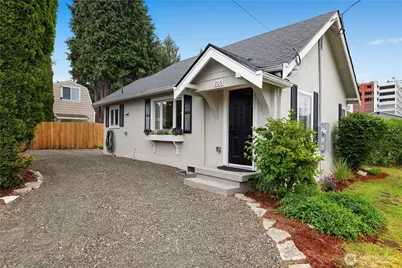 206 Hewitt Avenue, Bremerton, WA 98337 - Photo 1
